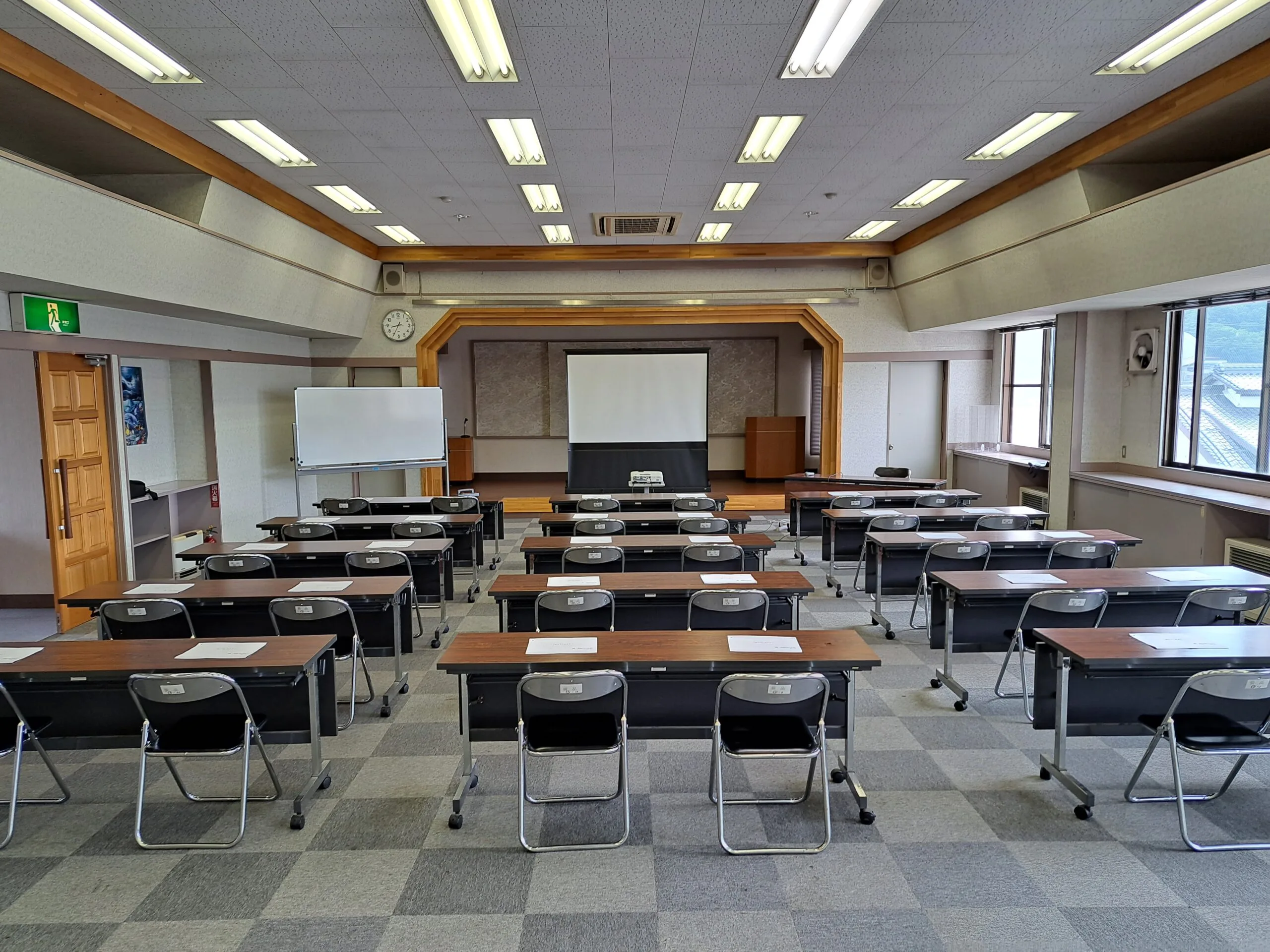 企業内研修を行なっています